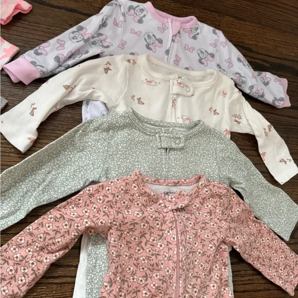 6-9 Month Baby Girl Bodysuit and Footies Bundle - Picture 4 of 5